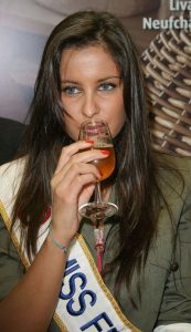 Malika Menard salon agriculture 2010 5 173x300 Malika Menard salon agriculture 2010 5